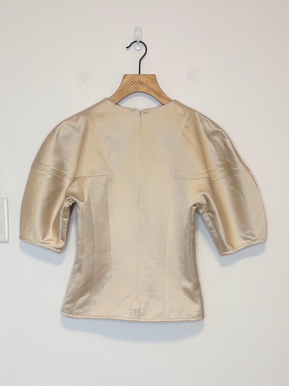 & Other Stories puffed sleeve satin structured top NWT , sz : 0 - Picture 9 of 16